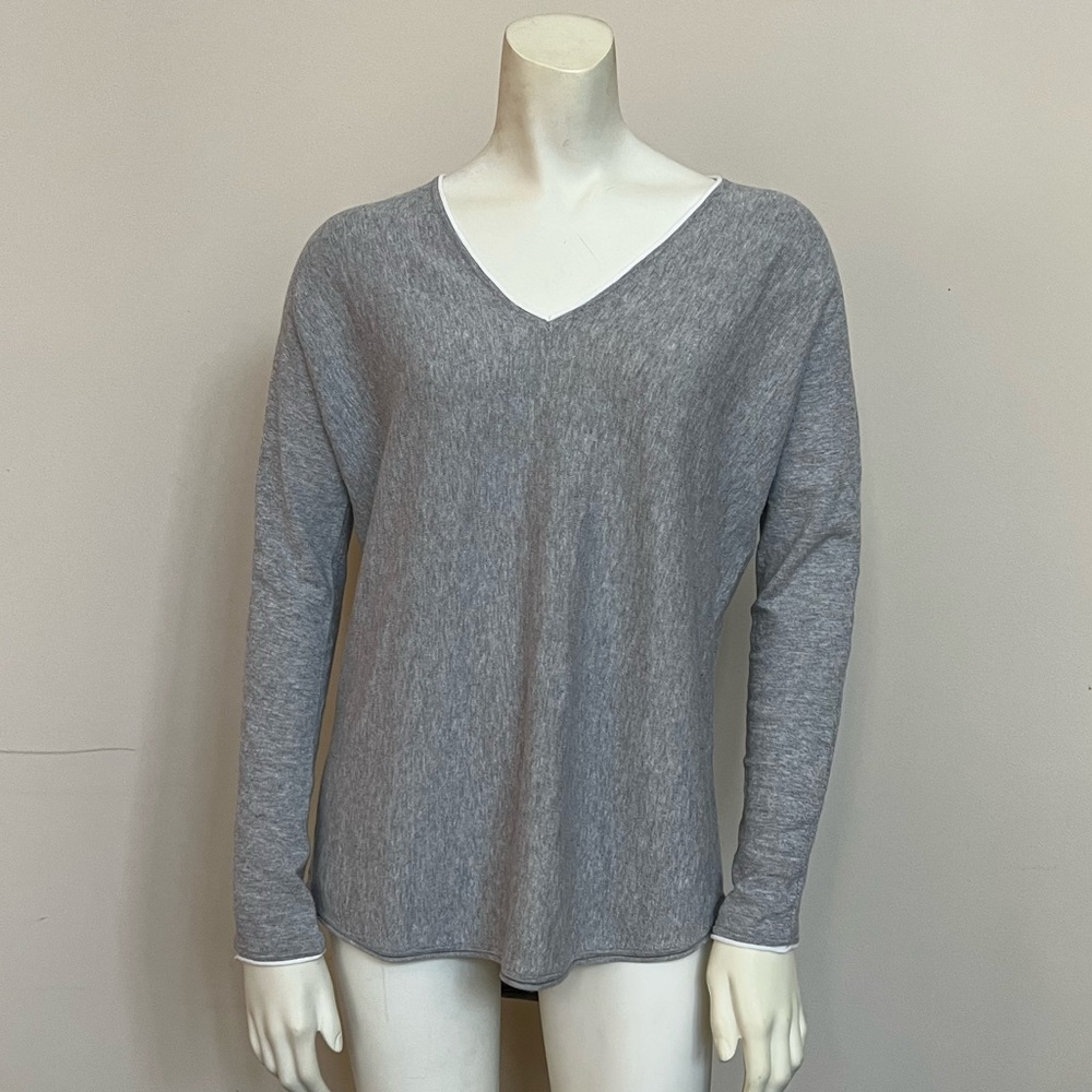 Vince. V-Neck Sweater, size S